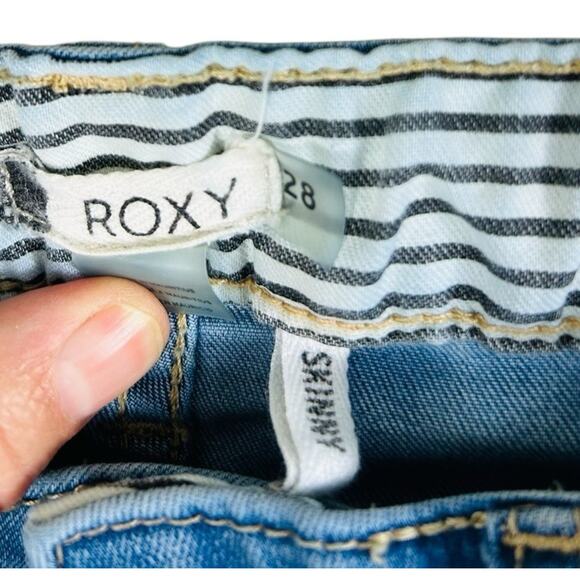 Women's Roxy Skinny Jeans Sz 28 Medium Blue Wash Stretch Midrise 30" Inseam - Picture 4 of 9